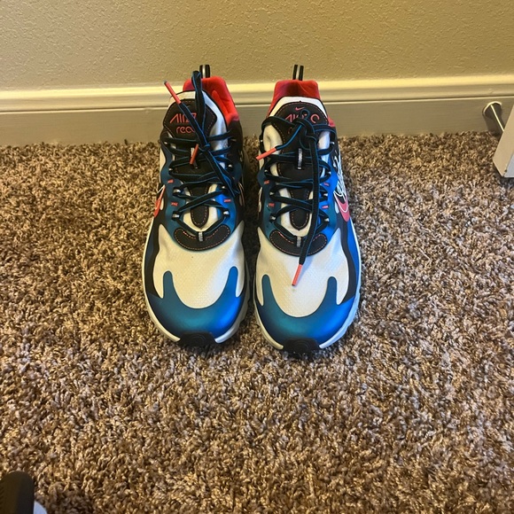 Size 10.5 - Picture 2 of 2